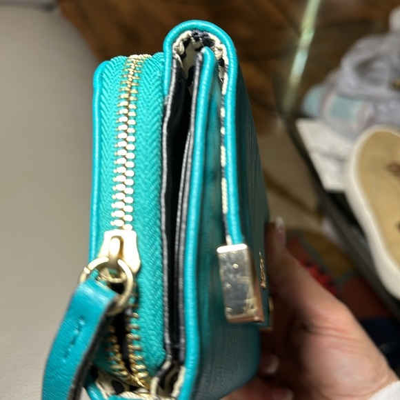 Brand New Jessica Simpson Zippered Wallet Wristlet in Teal Blue - Picture 8 of 10